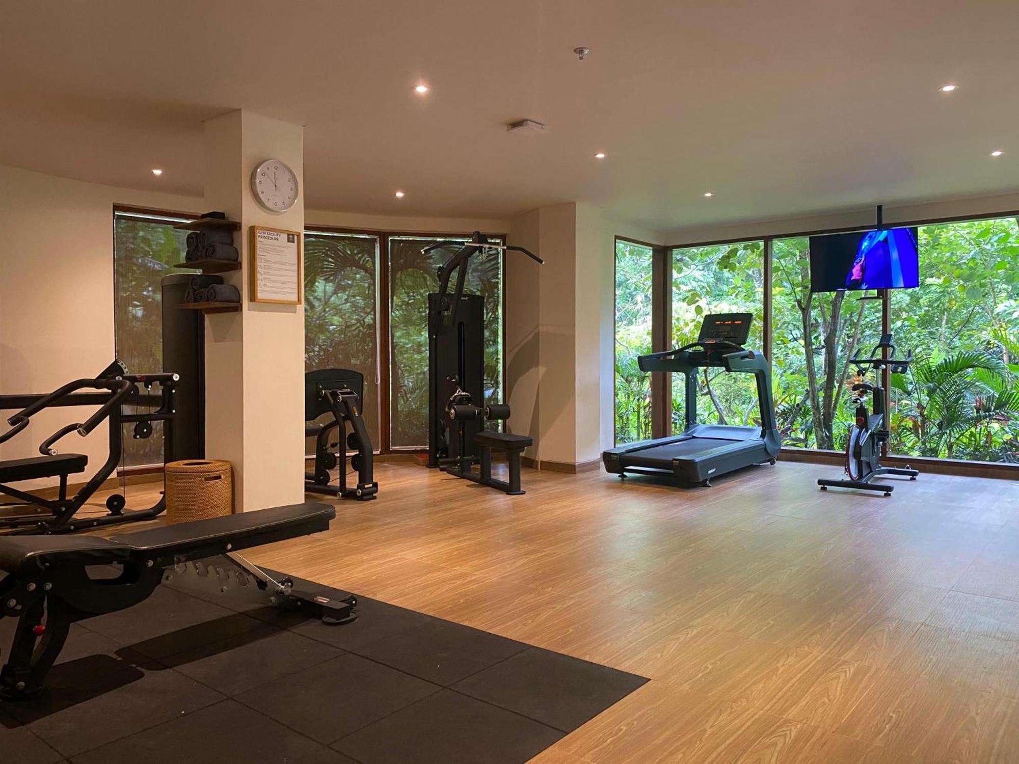 Отель Adiwana Suweta Убуд Экстерьер фото The gym at the hotel